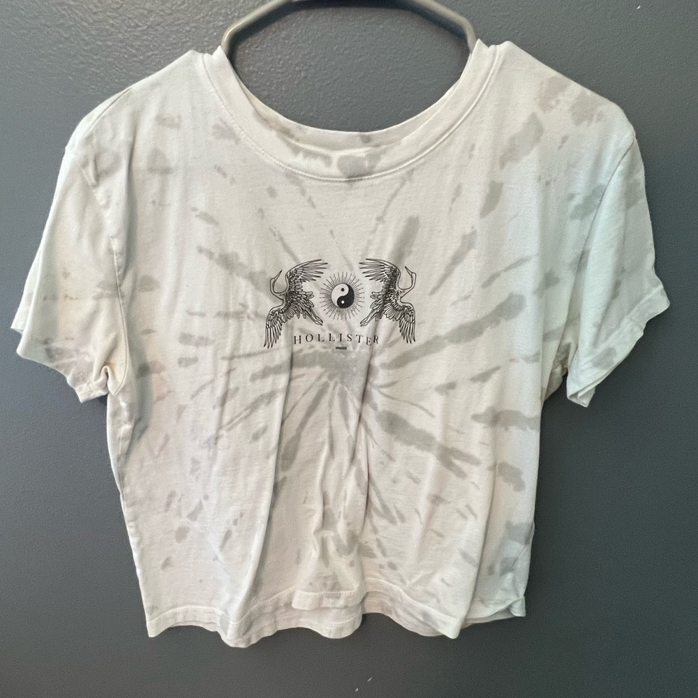 Hollister tee